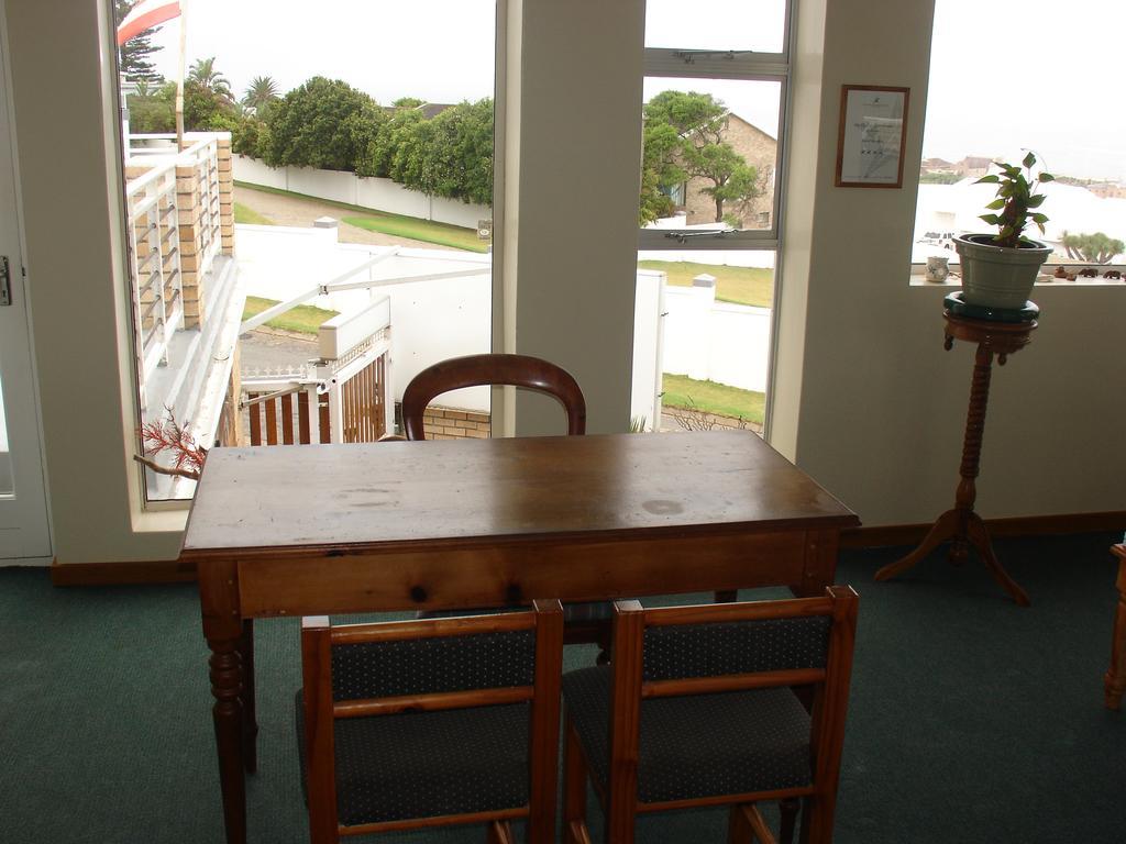 On The Bay Guesthouse Kruisfontein Extérieur photo